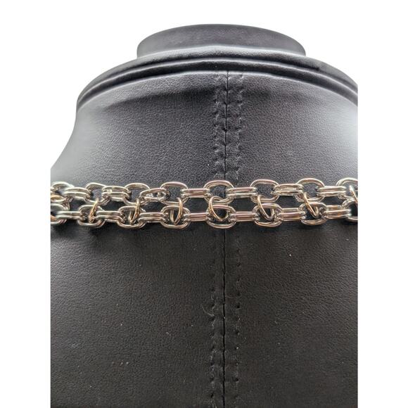 OE Two Tone Chain Front Mariner's Clasp Two Tone Curled Snake Pendant Necklace - Picture 6 of 7